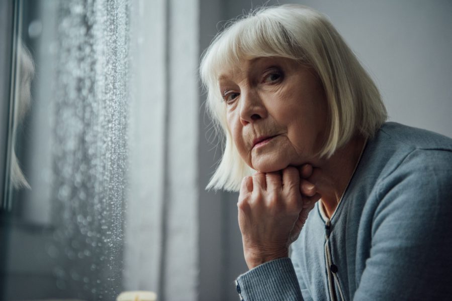 Descubre las causas del aislamiento social en mayores